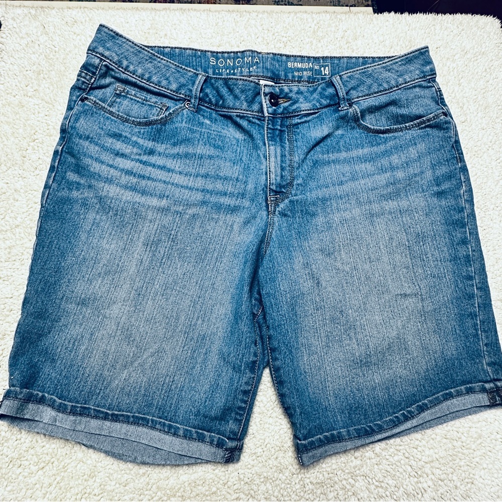 Sonoma Life+ Style mid rise denim blue jeans Bermuda shorts, cuffed, 14